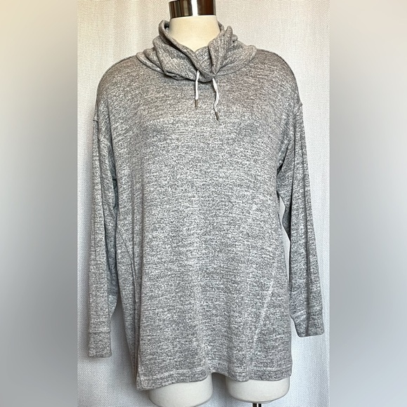 Chico's Tops - Chico’s Zenergy grey oversized top